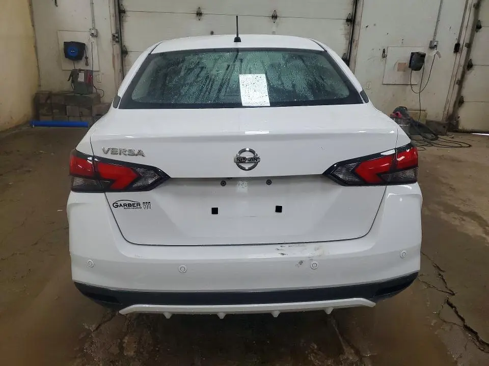 2021 NISSAN VERSA S  