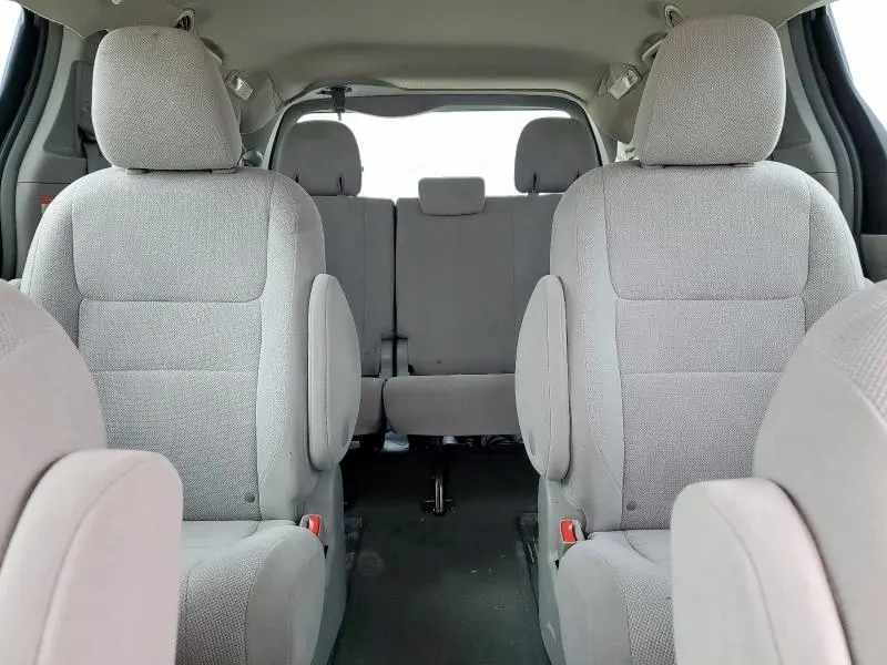 2017 TOYOTA SIENNA   