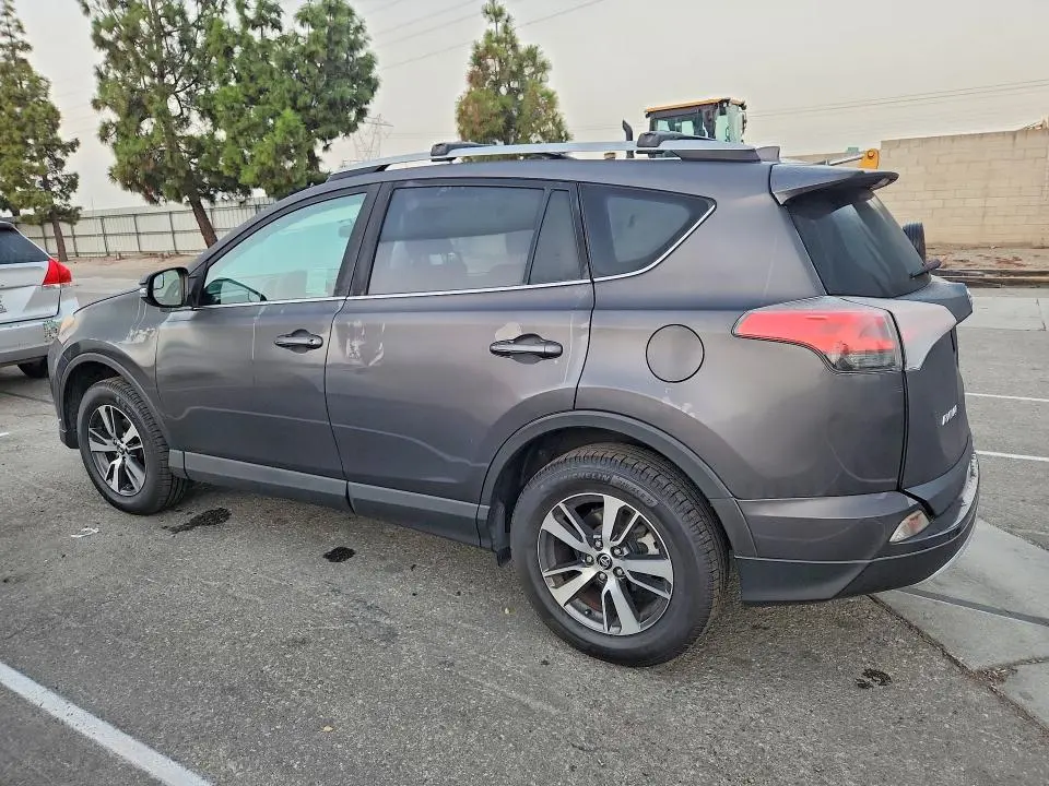 2016 TOYOTA RAV4 XLE  