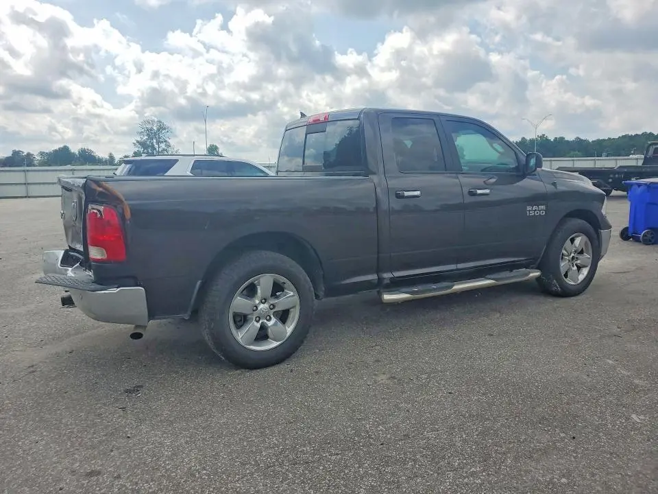 2016 RAM 1500 SLT  