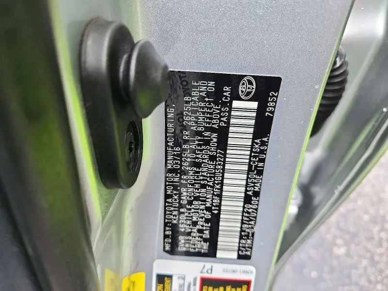 2016 TOYOTA CAMRY SE  