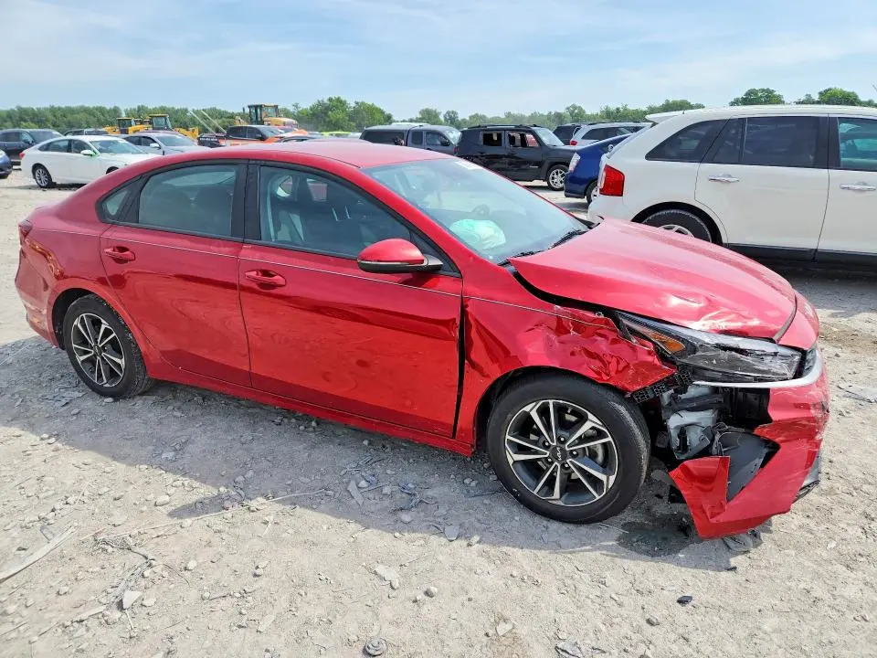 2024 KIA FORTE LXS  