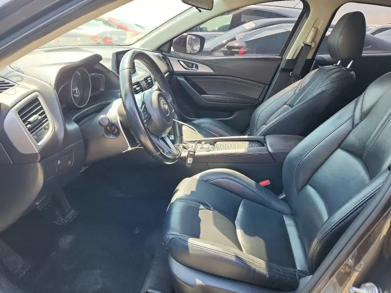 2018 MAZDA 3 TOURING  