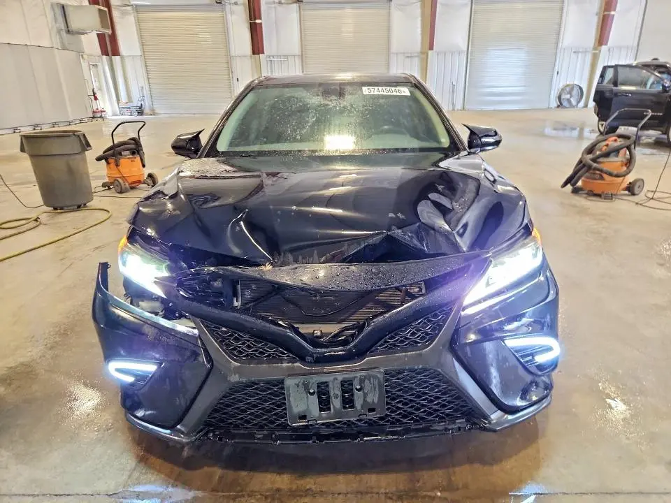2020 TOYOTA CAMRY SE NIGHTSHADE  