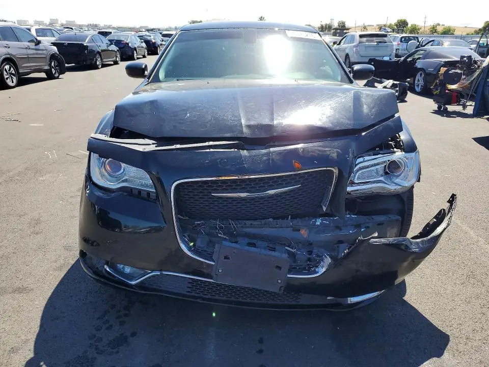 2016 CHRYSLER 300 LIMITED  