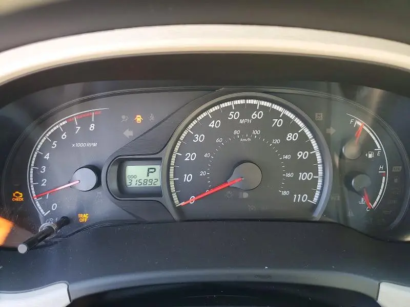2012 TOYOTA SIENNA LE  