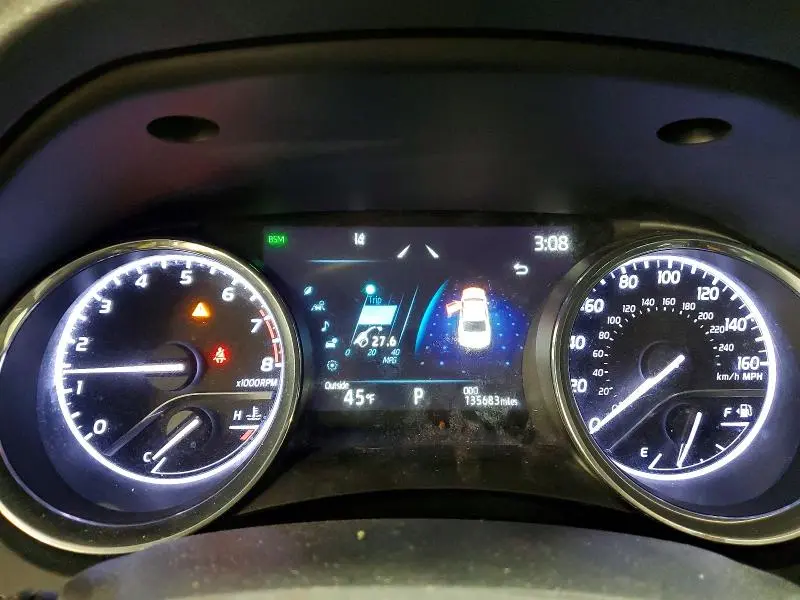 2019 TOYOTA CAMRY XLE  