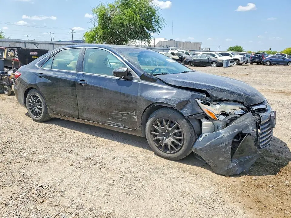 2015 TOYOTA CAMRY LE  