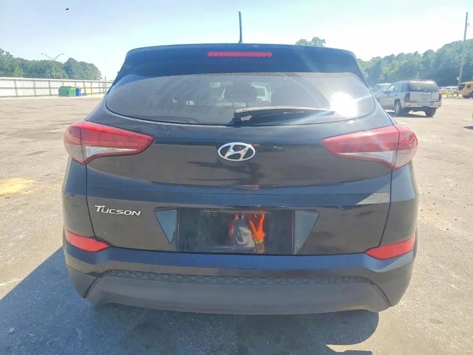 2018 HYUNDAI TUCSON SE  