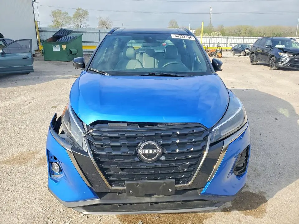 2023 NISSAN KICKS SR  