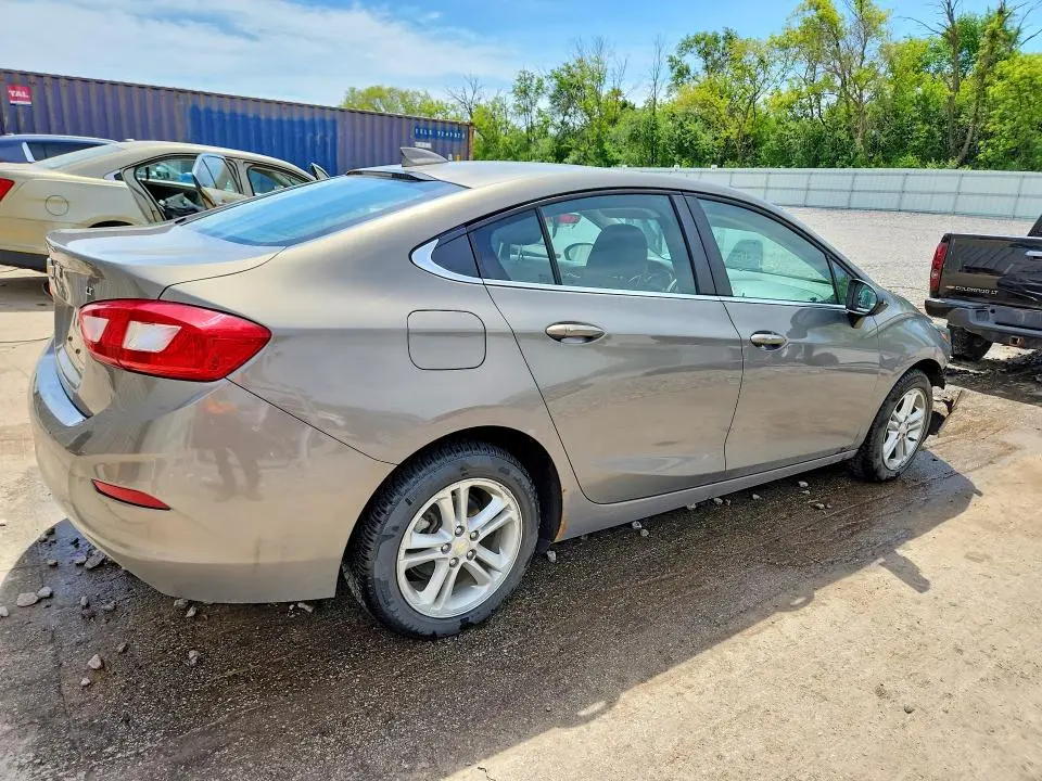 2017 CHEVROLET CRUZE LT  