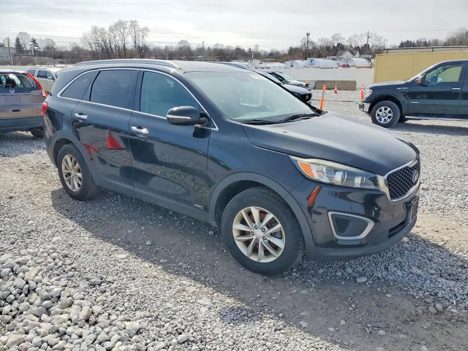 2017 KIA SORENTO LX  