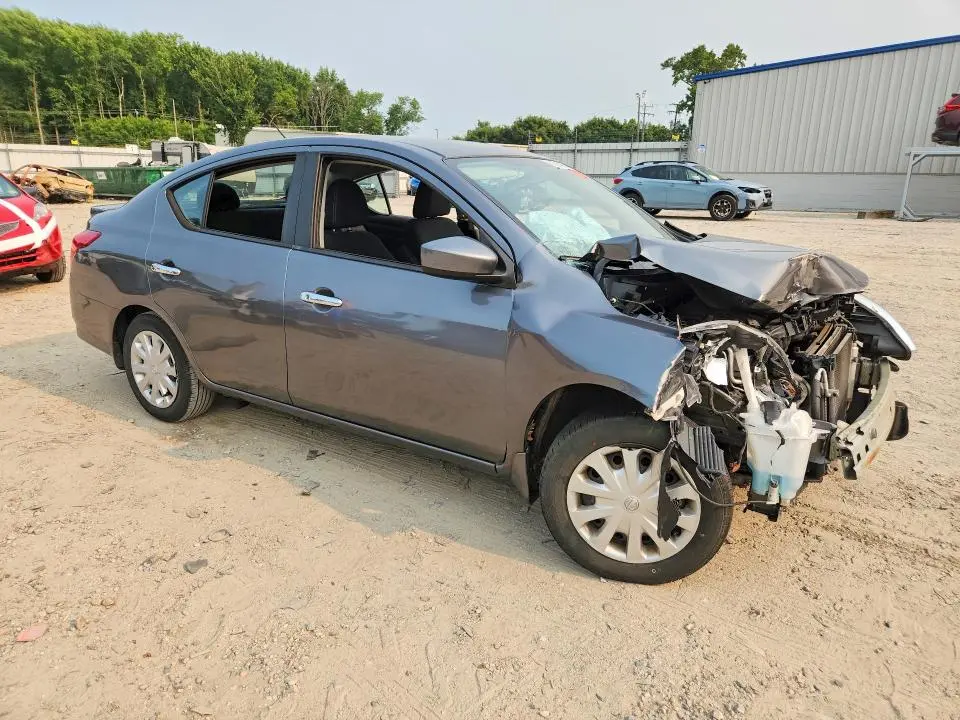 2019 NISSAN VERSA SV  