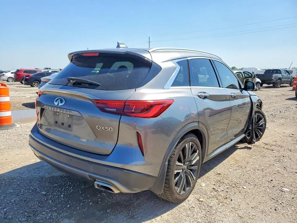 2021 INFINITI QX50 LUXE  