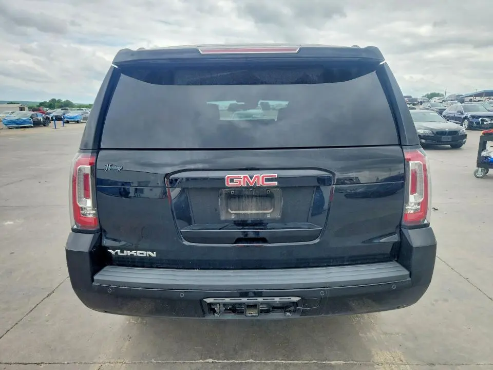 2016 GMC YUKON SLE  