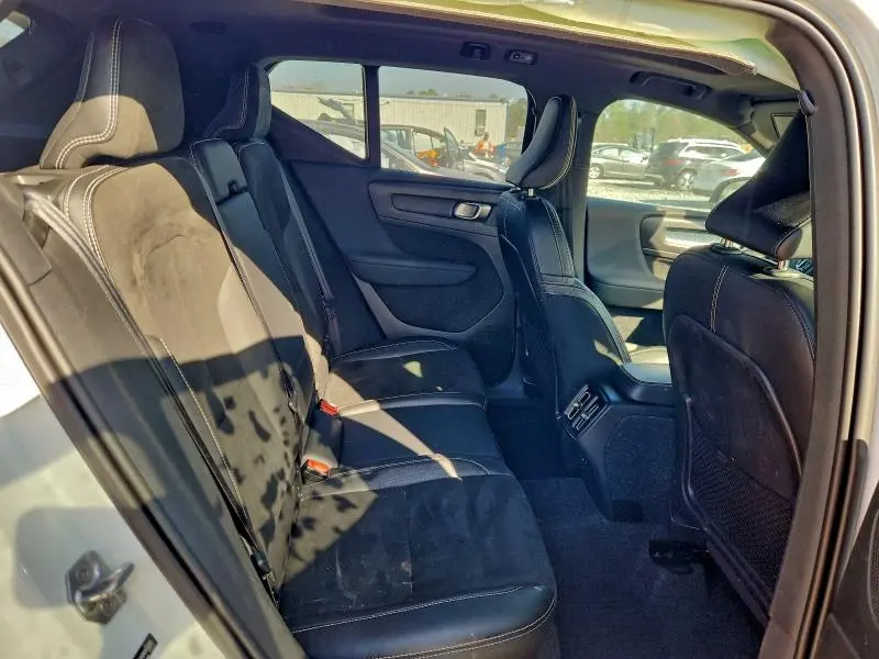 2021 VOLVO XC40 T5 R-DESIGN  