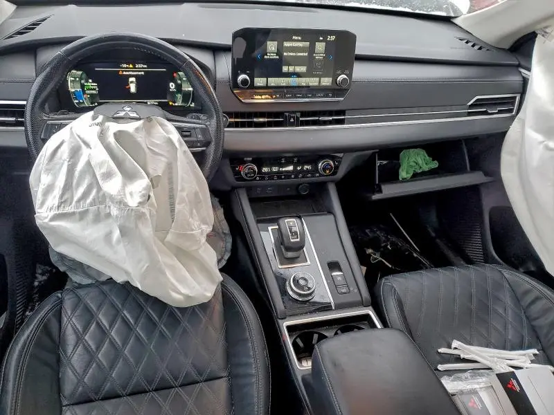 2022 MITSUBISHI OUTLANDER SE  