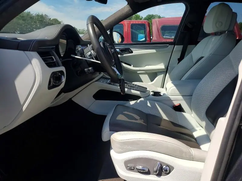 2021 PORSCHE MACAN TURBO  