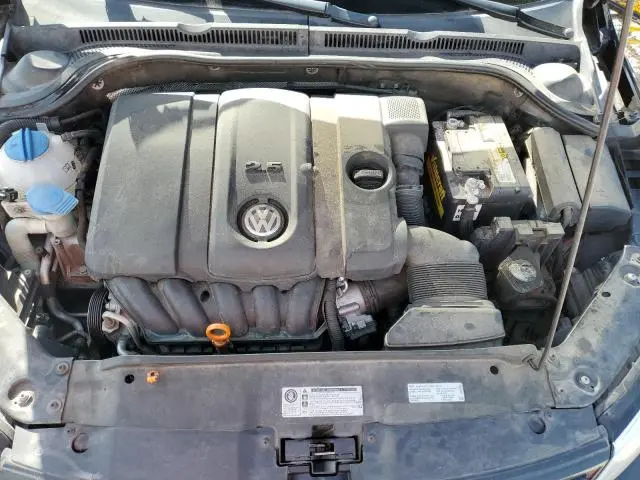 2013 VOLKSWAGEN JETTA SE  