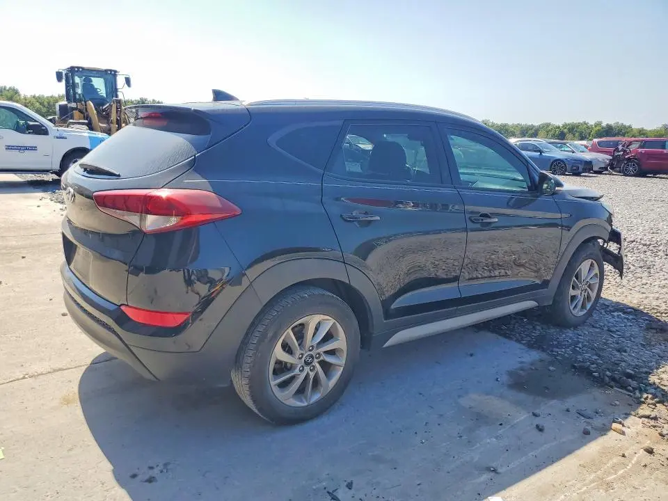 2017 HYUNDAI TUCSON SE PLUS  