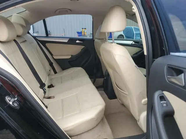 2013 VOLKSWAGEN JETTA SE  