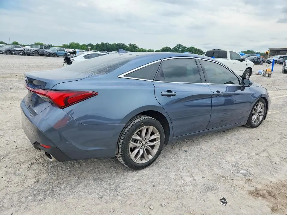 2021 TOYOTA AVALON XLE  