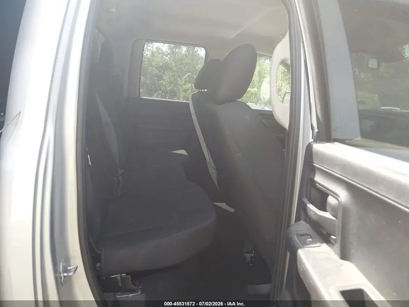 2018 RAM 1500 EXPRESS  4X4 6'4 BOX