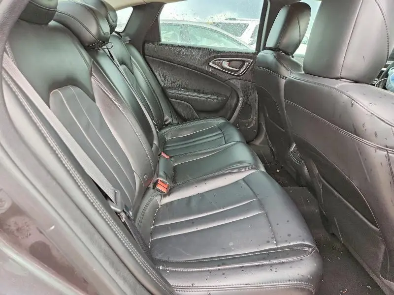 2015 CHRYSLER 200 C  