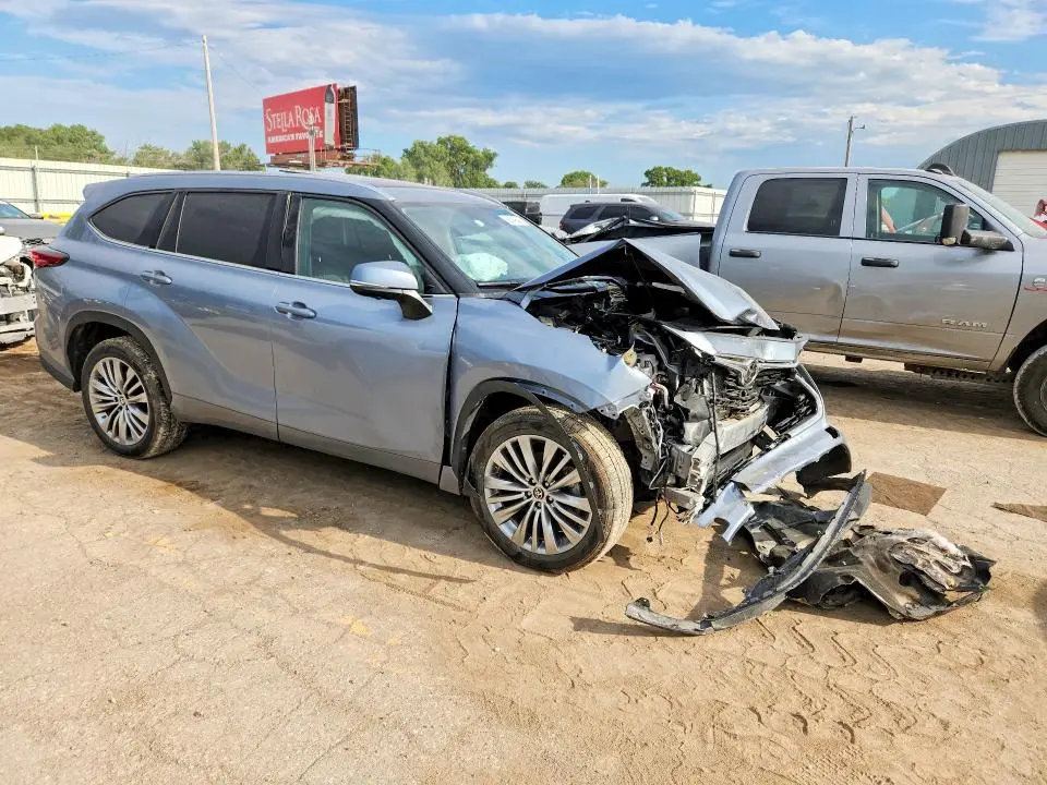 2023 TOYOTA HIGHLANDER PLATINUM  