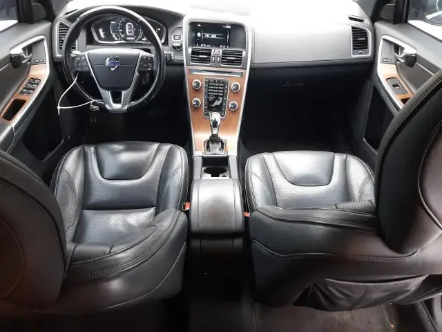 2016 VOLVO XC60 T5 PLATINUM  