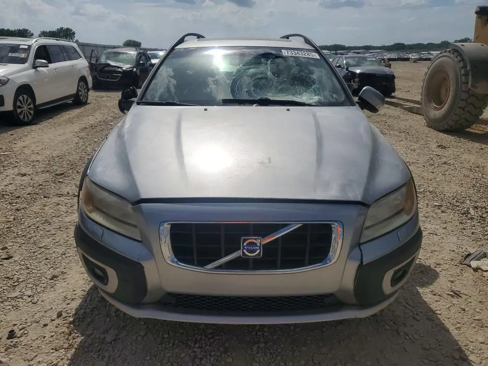 2011 VOLVO XC70 3.2  