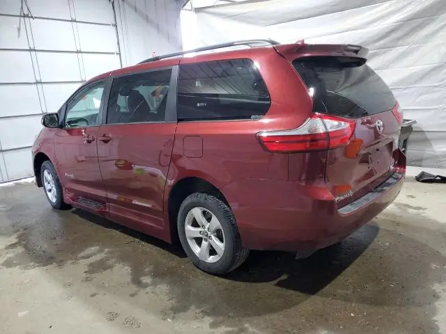 2018 TOYOTA SIENNA LE  