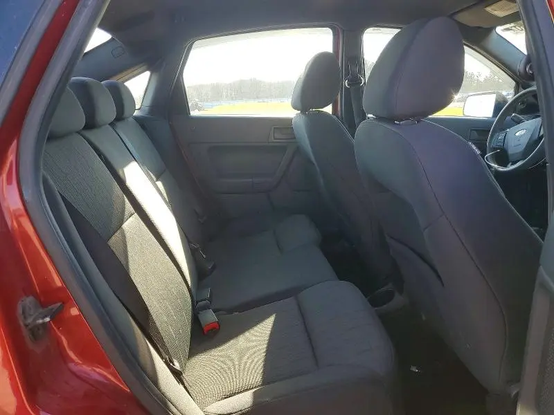 2011 FORD FOCUS SE  
