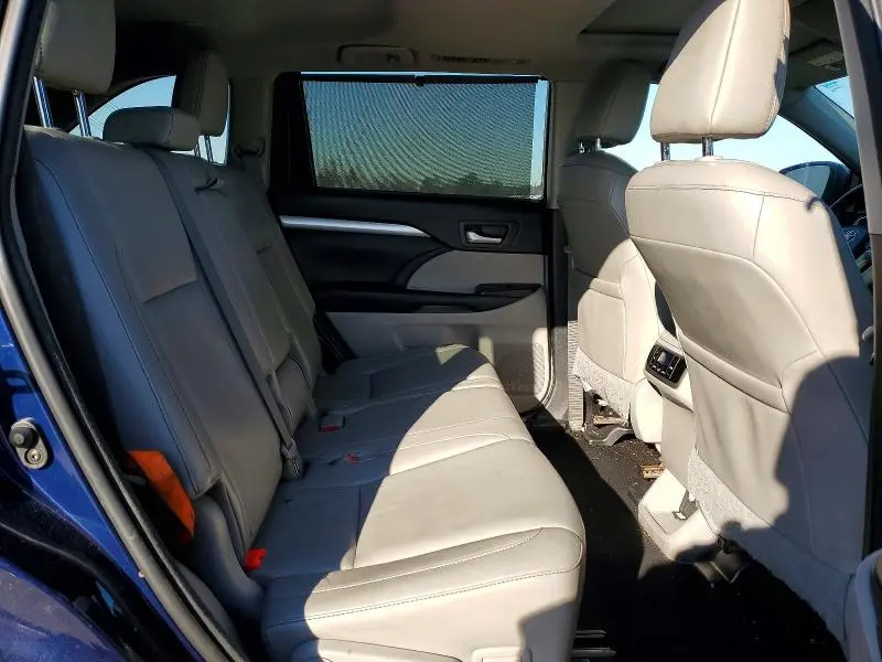 2016 TOYOTA HIGHLANDER XLE  