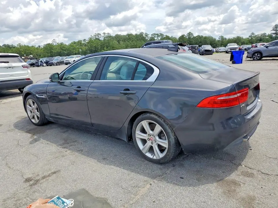 2017 JAGUAR XE PRESTIGE  