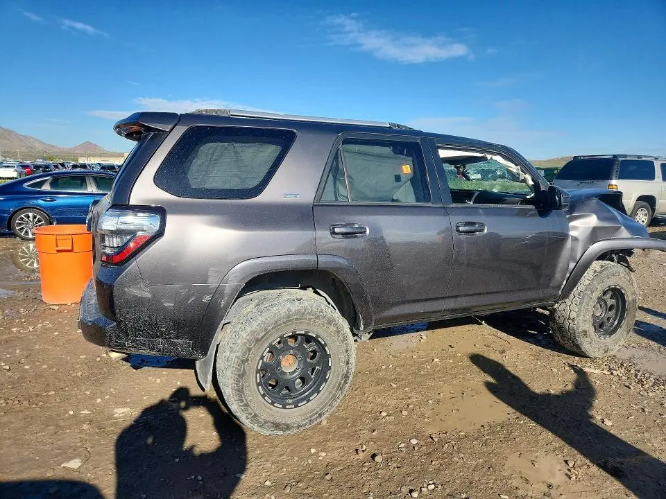 2015 TOYOTA 4RUNNER SR5  