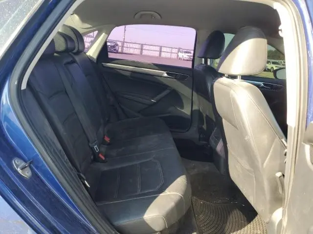 2017 VOLKSWAGEN PASSAT R-LINE