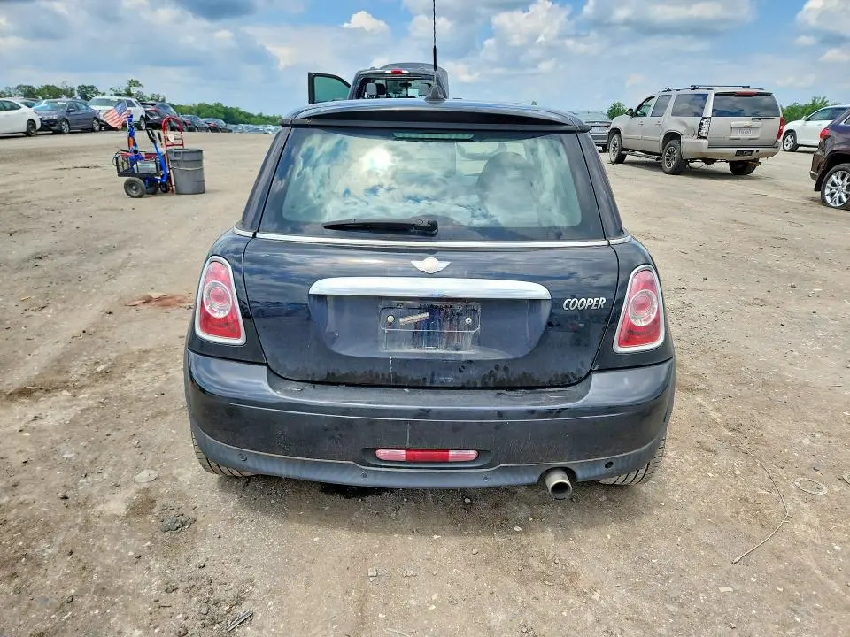 2013 MINI COOPER   
