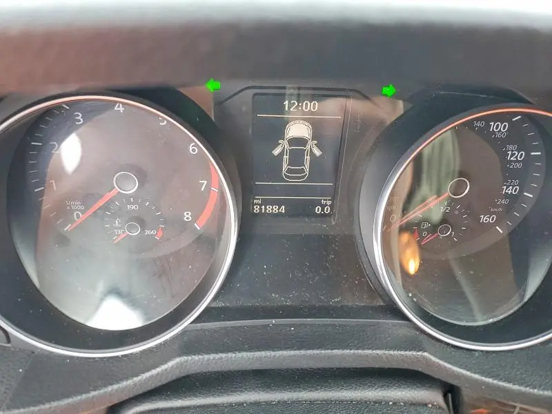 2016 VOLKSWAGEN PASSAT SE  