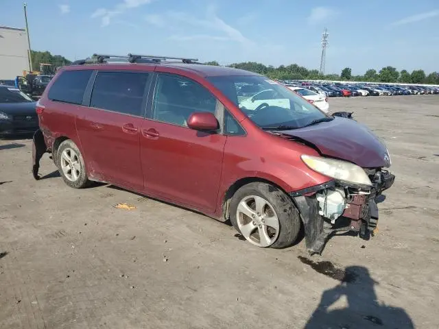 2015 TOYOTA SIENNA LE  