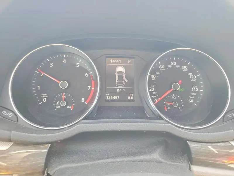 2016 VOLKSWAGEN PASSAT SE  