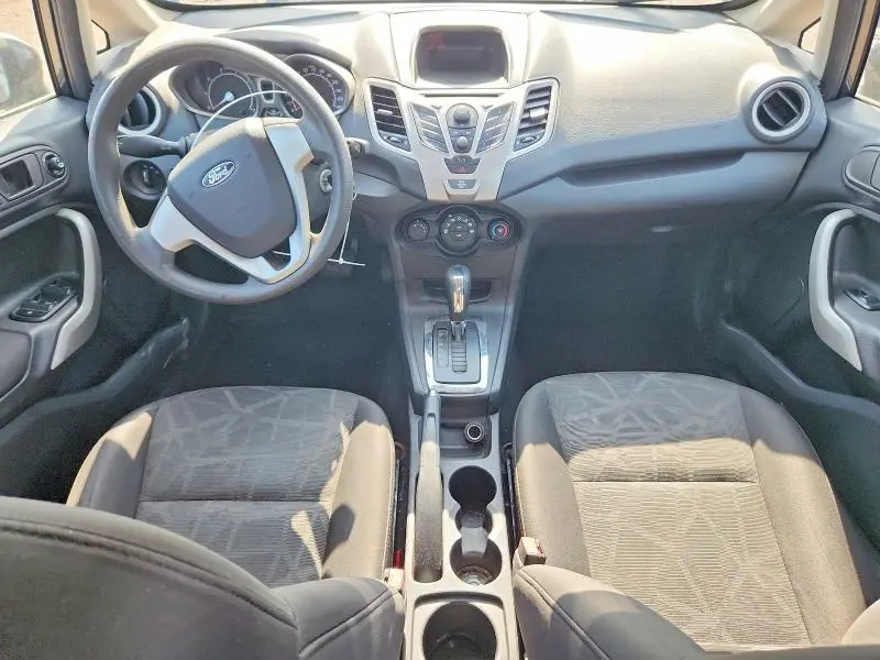 2011 FORD FIESTA SE  