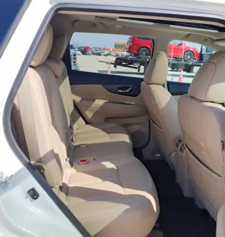 2016 NISSAN ROGUE SL  