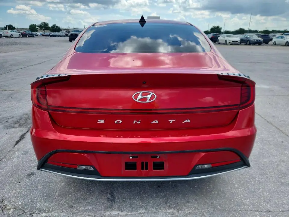 2021 HYUNDAI SONATA SE  