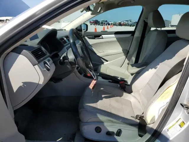 2013 VOLKSWAGEN PASSAT SE  