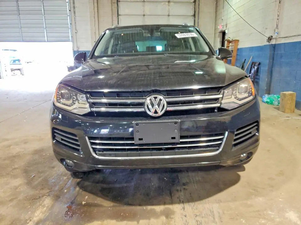 2012 VOLKSWAGEN TOUAREG V6  