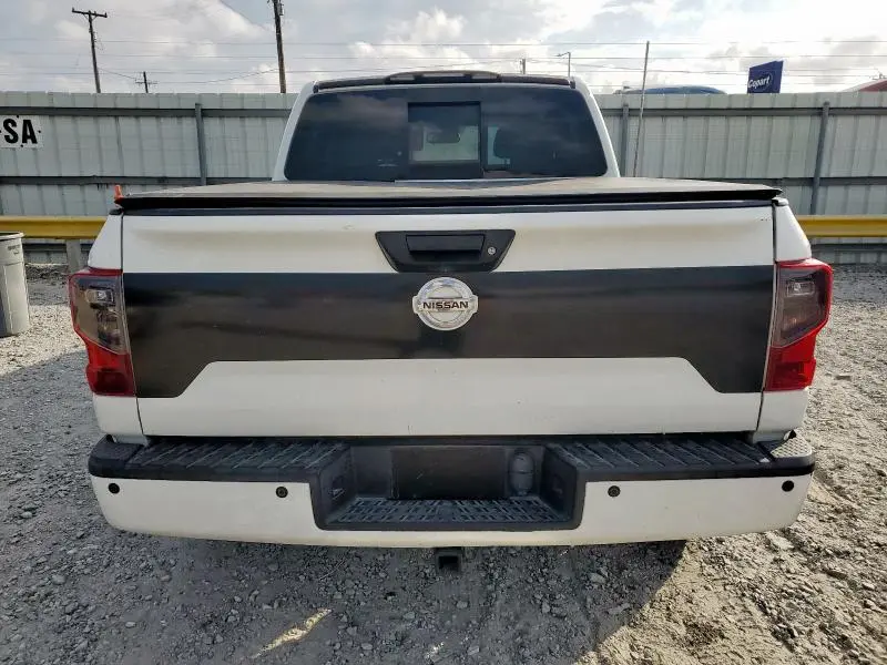 2018 NISSAN TITAN SV  