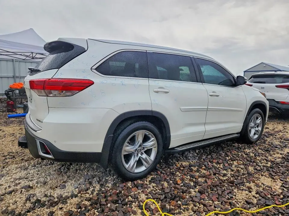 2018 TOYOTA HIGHLANDER LIMITED  