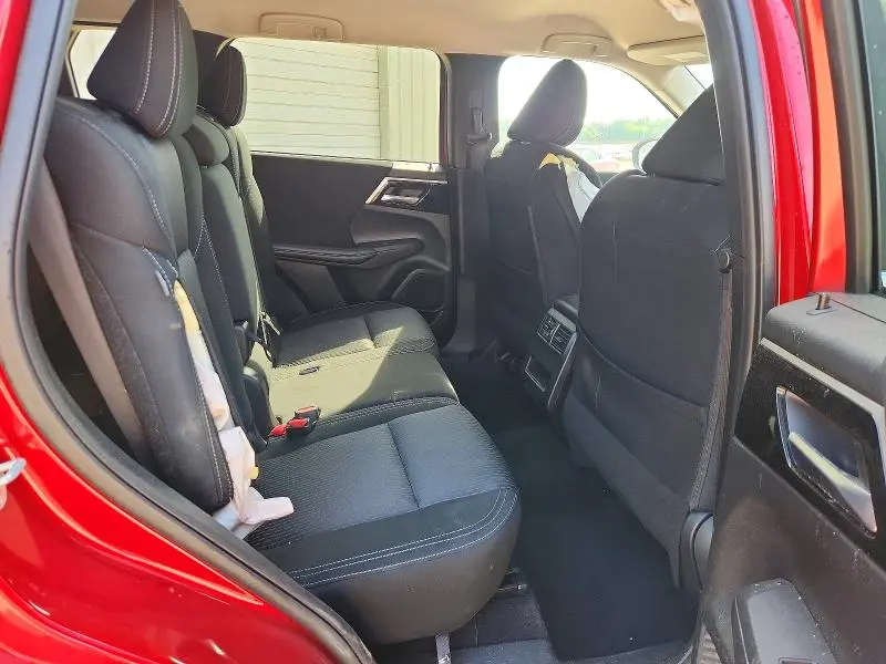 2024 MITSUBISHI OUTLANDER ES  