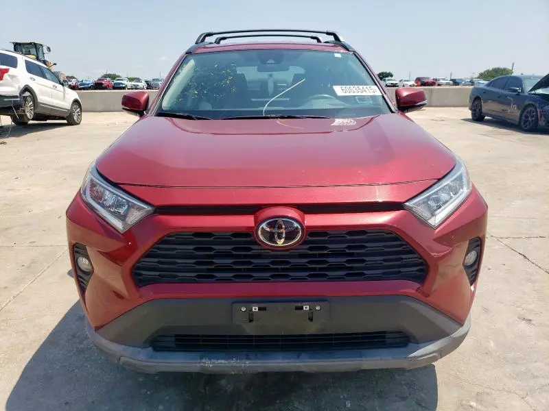 2021 TOYOTA RAV4 XLE  
